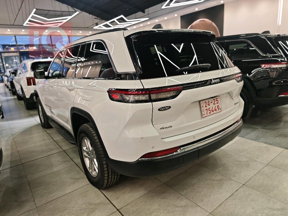 جیپ گراند شیرۆکی